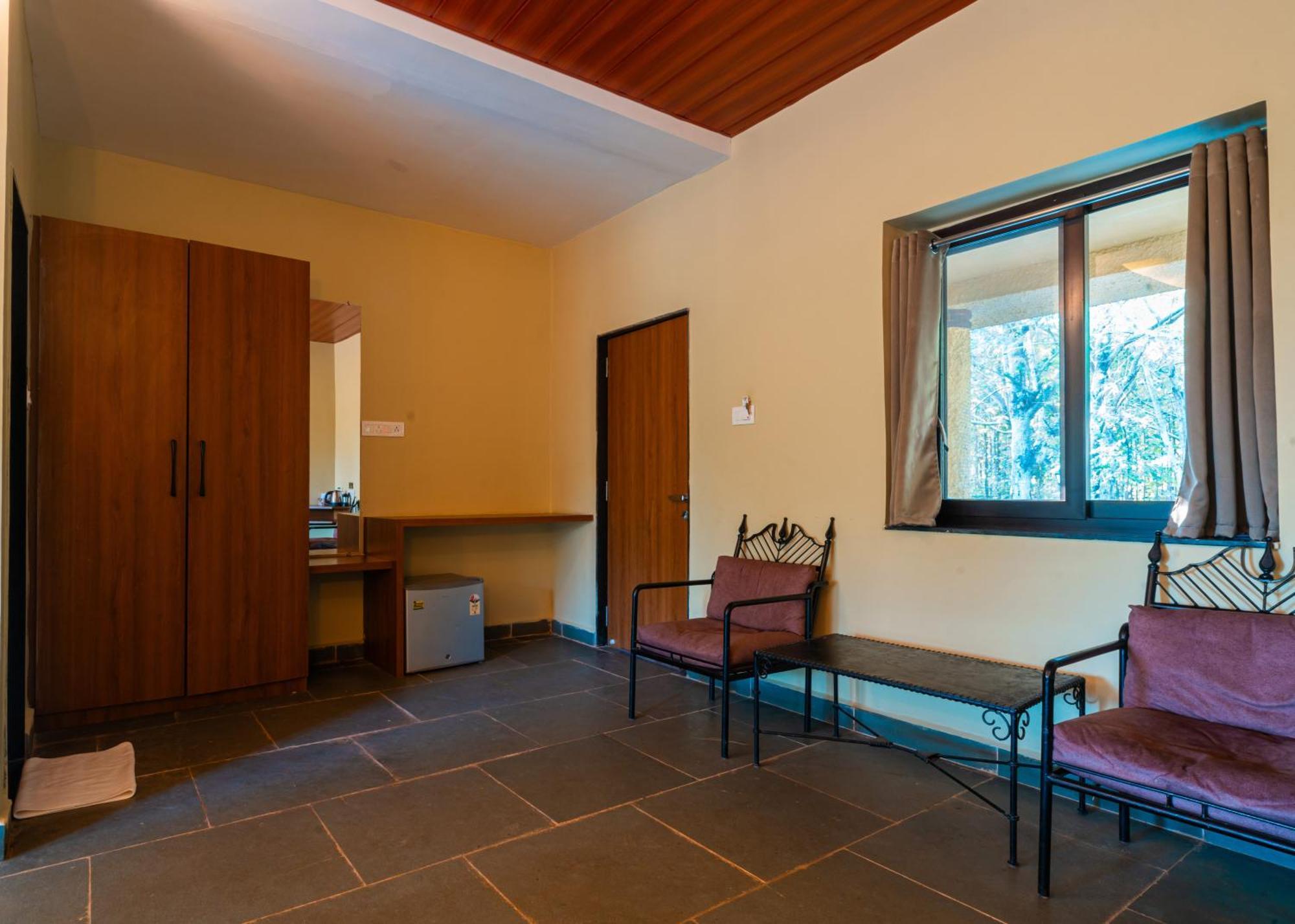 Treebo Premium Mowgli'S Den, Pench Hotel Khawasa Exterior photo
